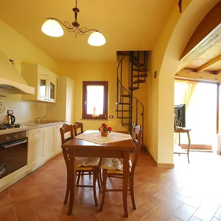 Hébergement de vacances Ferienhaus Mit Privatpool Fuer 6 Personen Ca 90 Qm In Pietraia Di Cortona, Trasimenischer See
