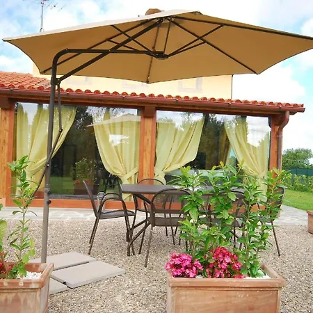 Ferienhaus Mit Privatpool Fuer 6 Personen Ca 90 Qm In Pietraia Di Cortona, Trasimenischer See *