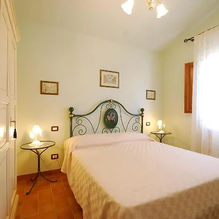 Holiday home Ferienhaus Mit Privatpool Fuer 6 Personen Ca 90 Qm In Pietraia Di Cortona, Trasimenischer See *