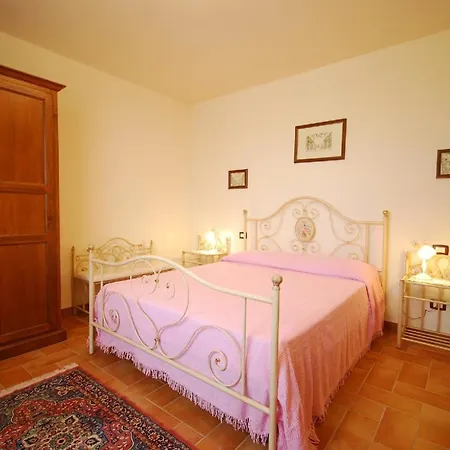 Ferienhaus Mit Privatpool Fuer 6 Personen Ca 90 Qm In Pietraia Di Cortona, Trasimenischer See